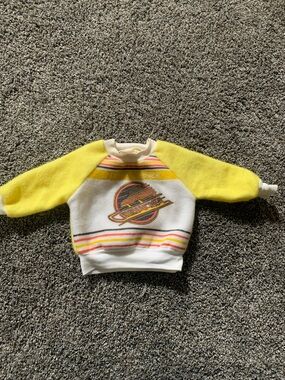 1980 NHL Canucks Vintage Graphic Sweater 2-4 month old